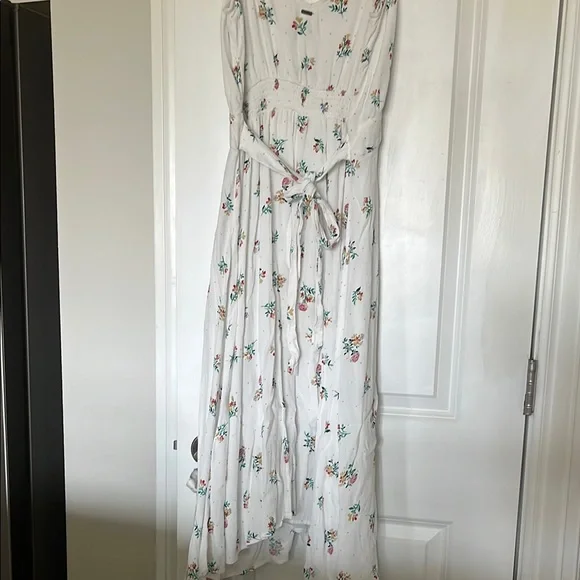 🌸 💐O'Neill White Floral Dress🌸💐 - Picture 6 of 9